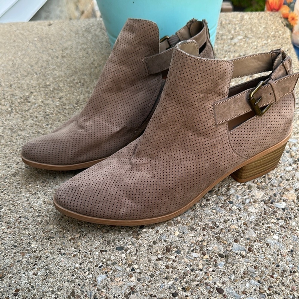 DV Dolce Vita Size 9.5 Women’s Booties